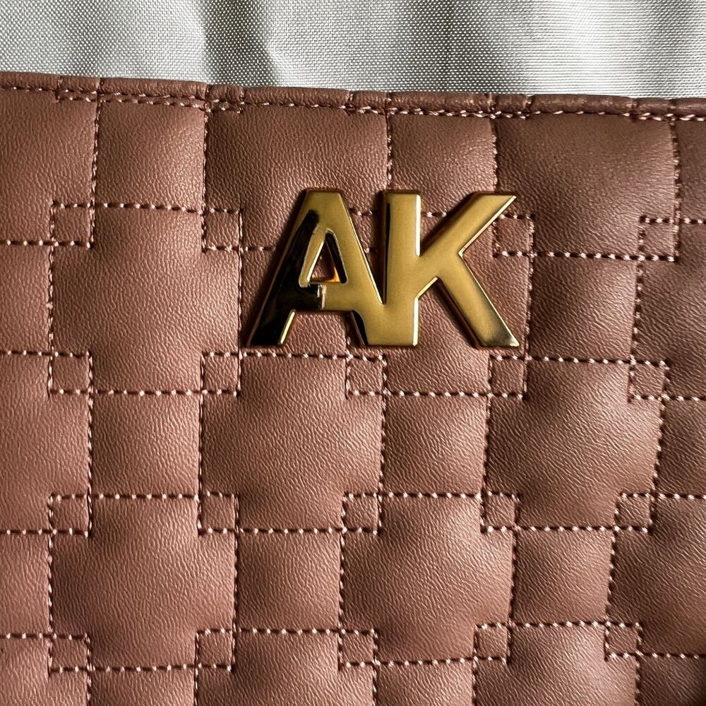 Anne Klein Quilted Tote Bag With Gold Chain Straps & Logo - Picture 2 of 7